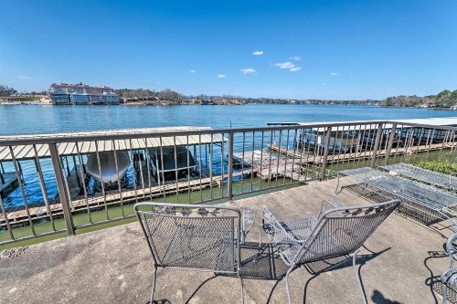 Hamiltons To-Do at the Lake Condo with Pool Access - image 6