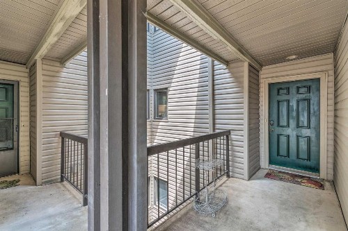 Hamiltons To-Do at the Lake Condo with Pool Access - image 9