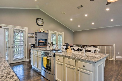 Hot Springs Home on Lake with Private Boat Dock! - image 10