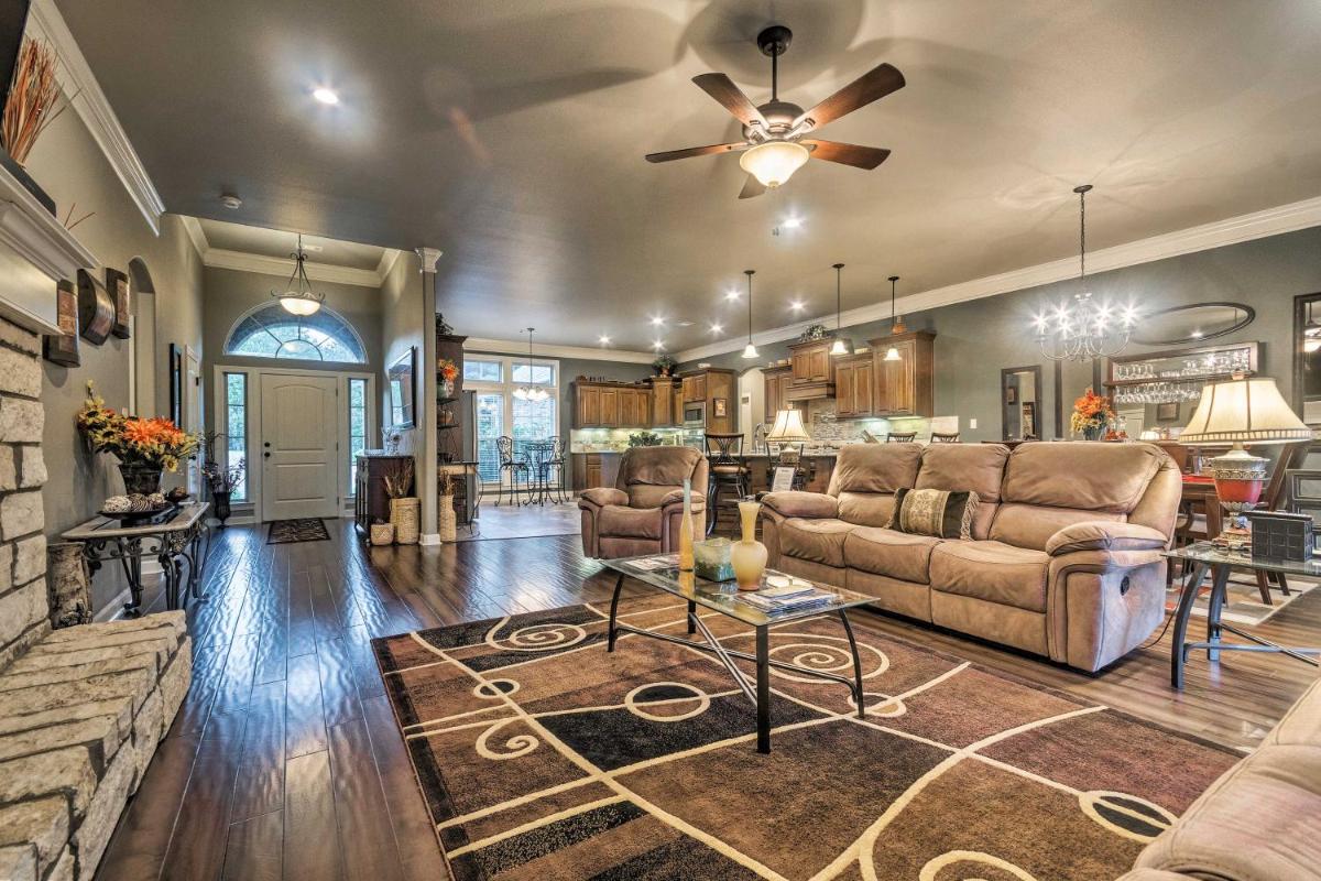 Hot Springs Family Home on Granada Golf Course! - image 7