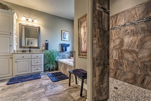 Hot Springs Family Home on Granada Golf Course! - image 8