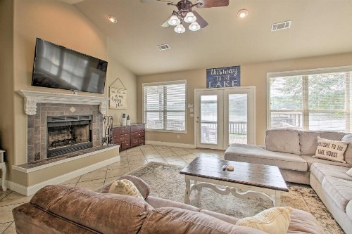 Spacious Lake Hamilton Home with Private Dock!