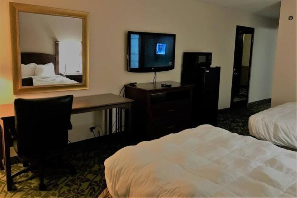 Rodeway Inn - image 6