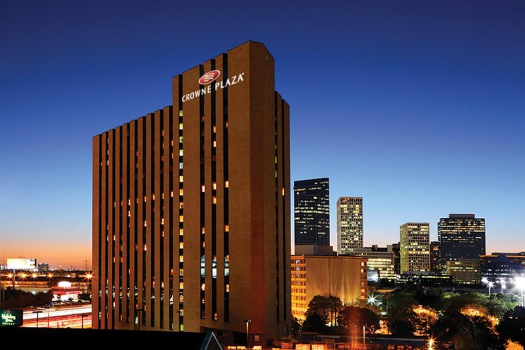 Crowne Plaza Hotel Houston River Oaks an IHG Hotel - main image