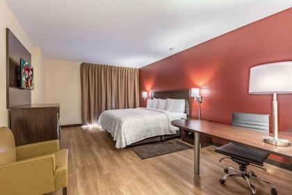 Red Roof Inn PLUS+ & Suites Houston – IAH Airport SW - image 15