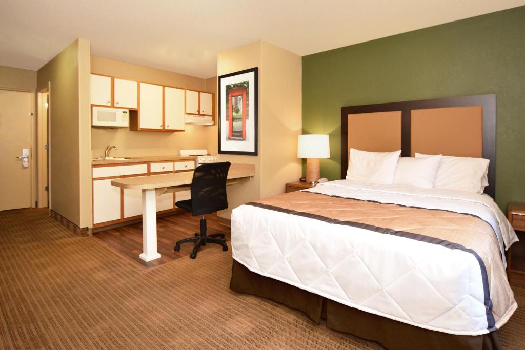 Extended Stay America Suites - Houston - I-45 North - image 5