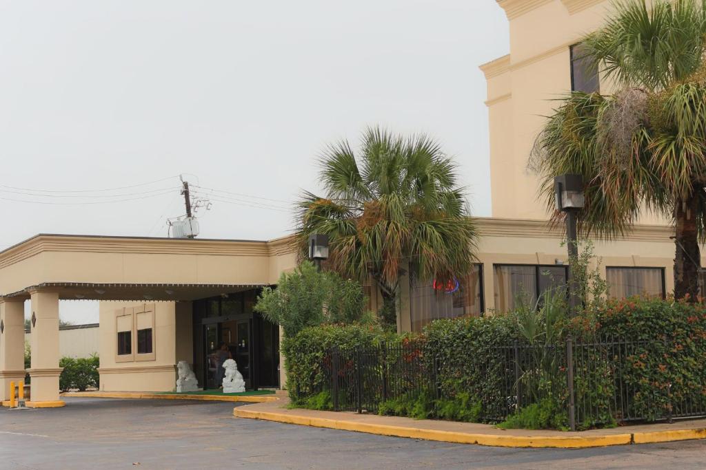 Great Value Inn Houston/Galleria - main image