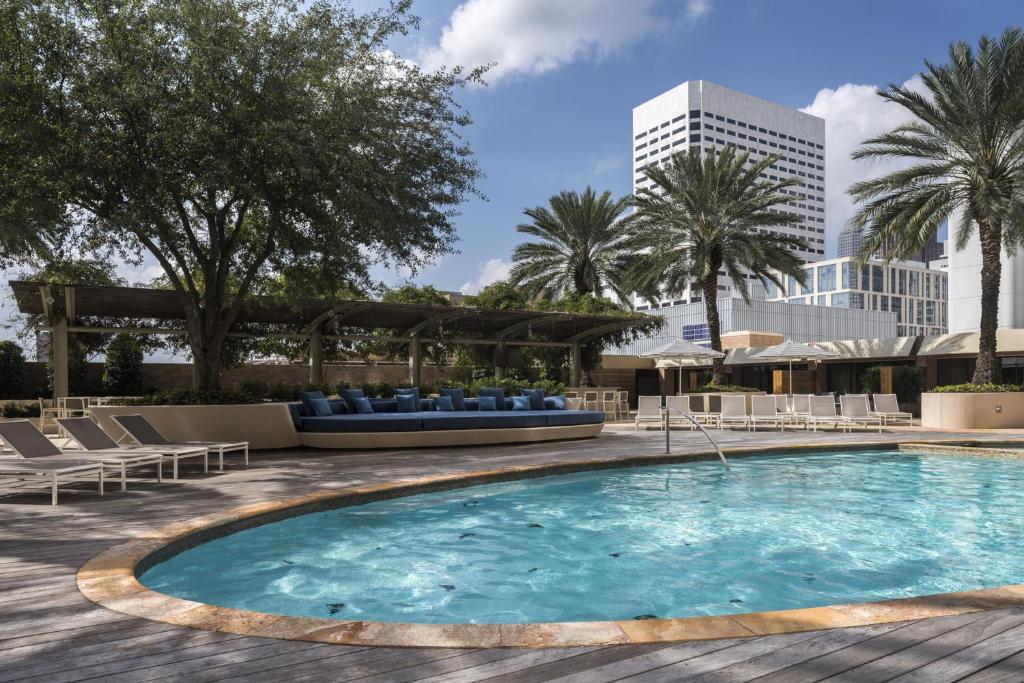 Four Seasons Hotel Houston - main image