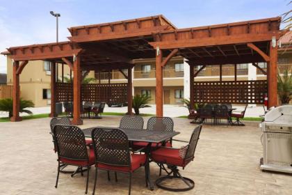 Days Inn & Suites by Wyndham Houston North-Spring