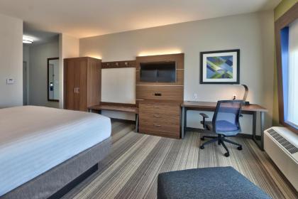 Holiday Inn Express & Suites - Houston East - Beltway 8 an IHG Hotel - image 2