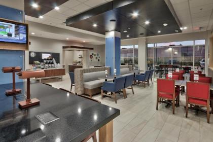 Holiday Inn Express & Suites - Houston East - Beltway 8 an IHG Hotel - image 9