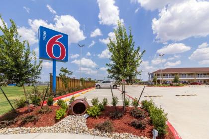 Motel 6-Houston TX - North - image 1