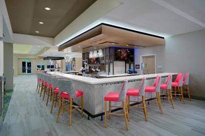 Hilton Garden Inn Houston Hobby Airport - image 14