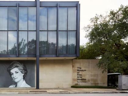 Modern Montrose Flat w/Parking Coffee and Netflix - image 17