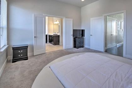 Central Houston Townhouse - 1 Mi to Downtown! - image 10