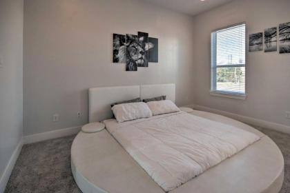 Central Houston Townhouse - 1 Mi to Downtown! - image 14