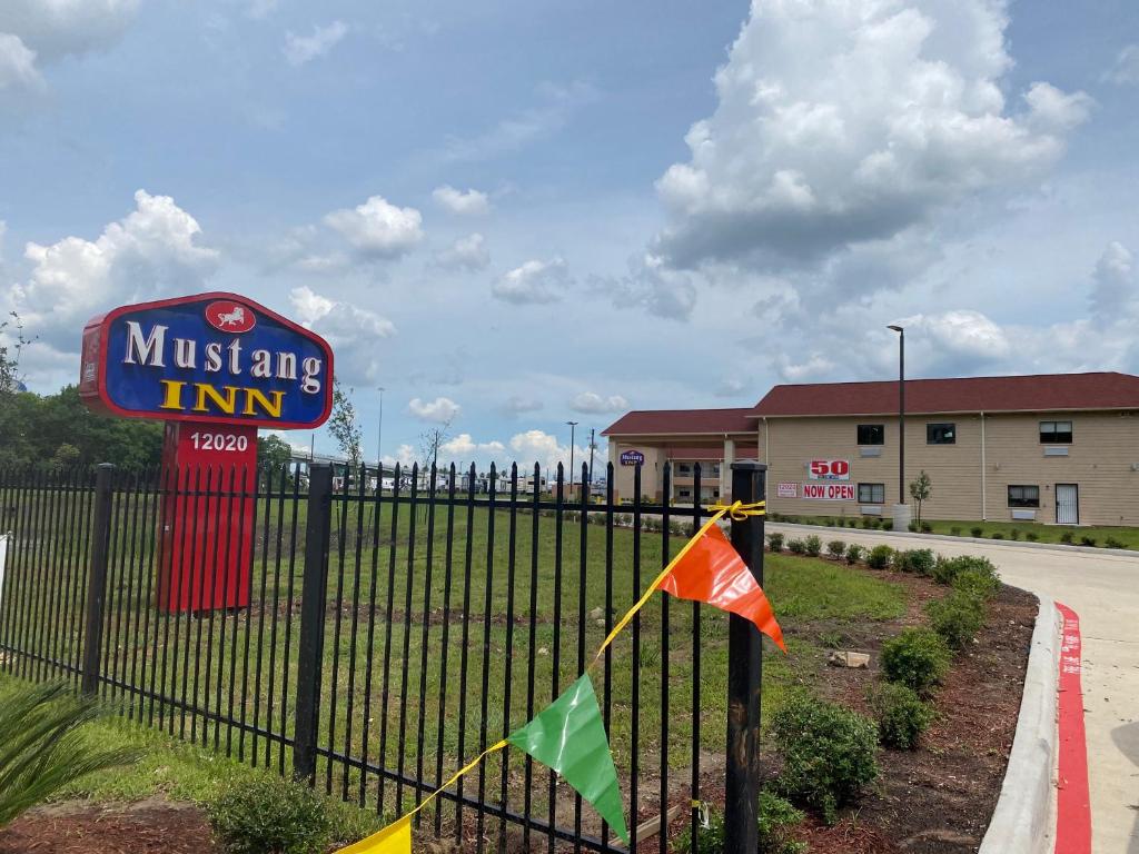 MUSTANG INN - main image