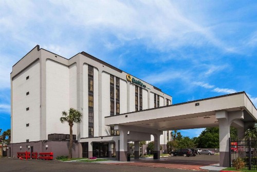Quality Inn - image 1