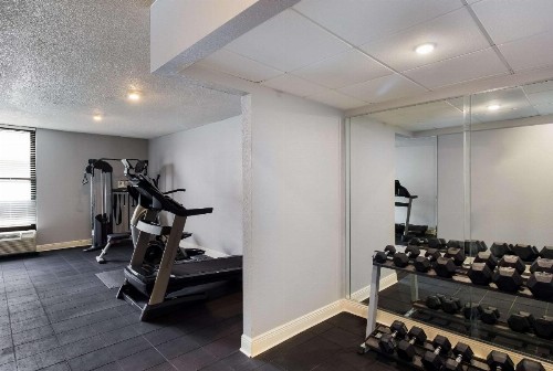Quality Inn - image 21