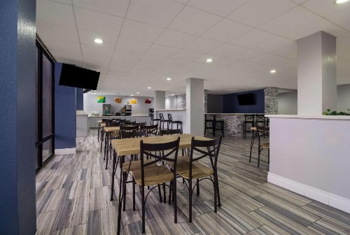 Quality Inn - image 27