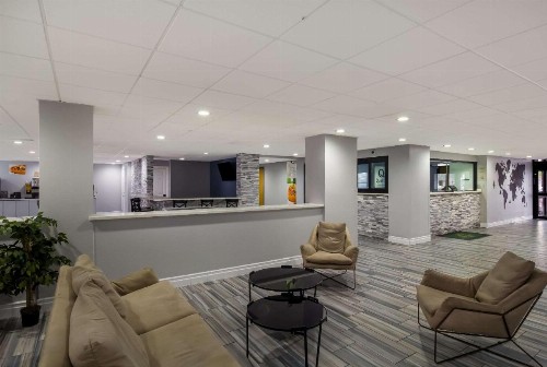 Quality Inn - image 6