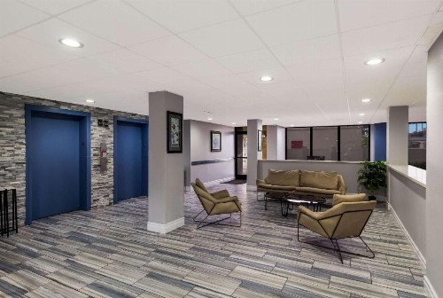 Quality Inn - image 7