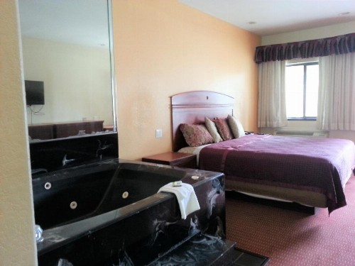 Scottish Inn & Suites IAH West - image 14