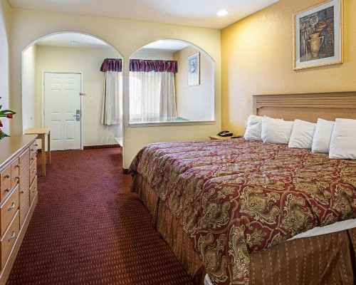 Scottish Inn & Suites IAH West - image 21