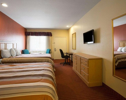 Scottish Inn & Suites IAH West - image 23