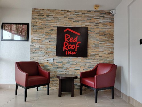 Red Roof Inn Houston - Jersey Village - image 4