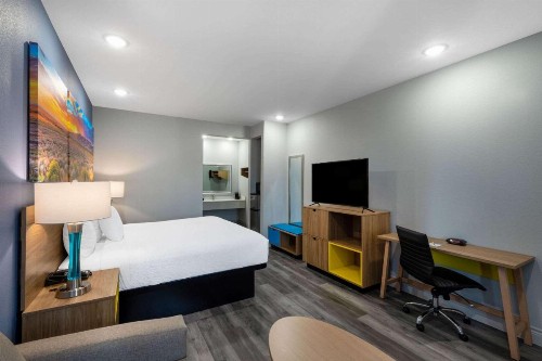 Days Inn & Suites by Wyndham Downtown/University of Houston - image 28