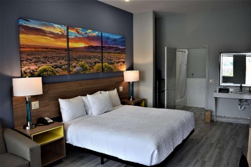 Days Inn & Suites by Wyndham Downtown/University of Houston - image 29