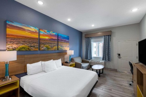 Days Inn & Suites by Wyndham Downtown/University of Houston - image 33