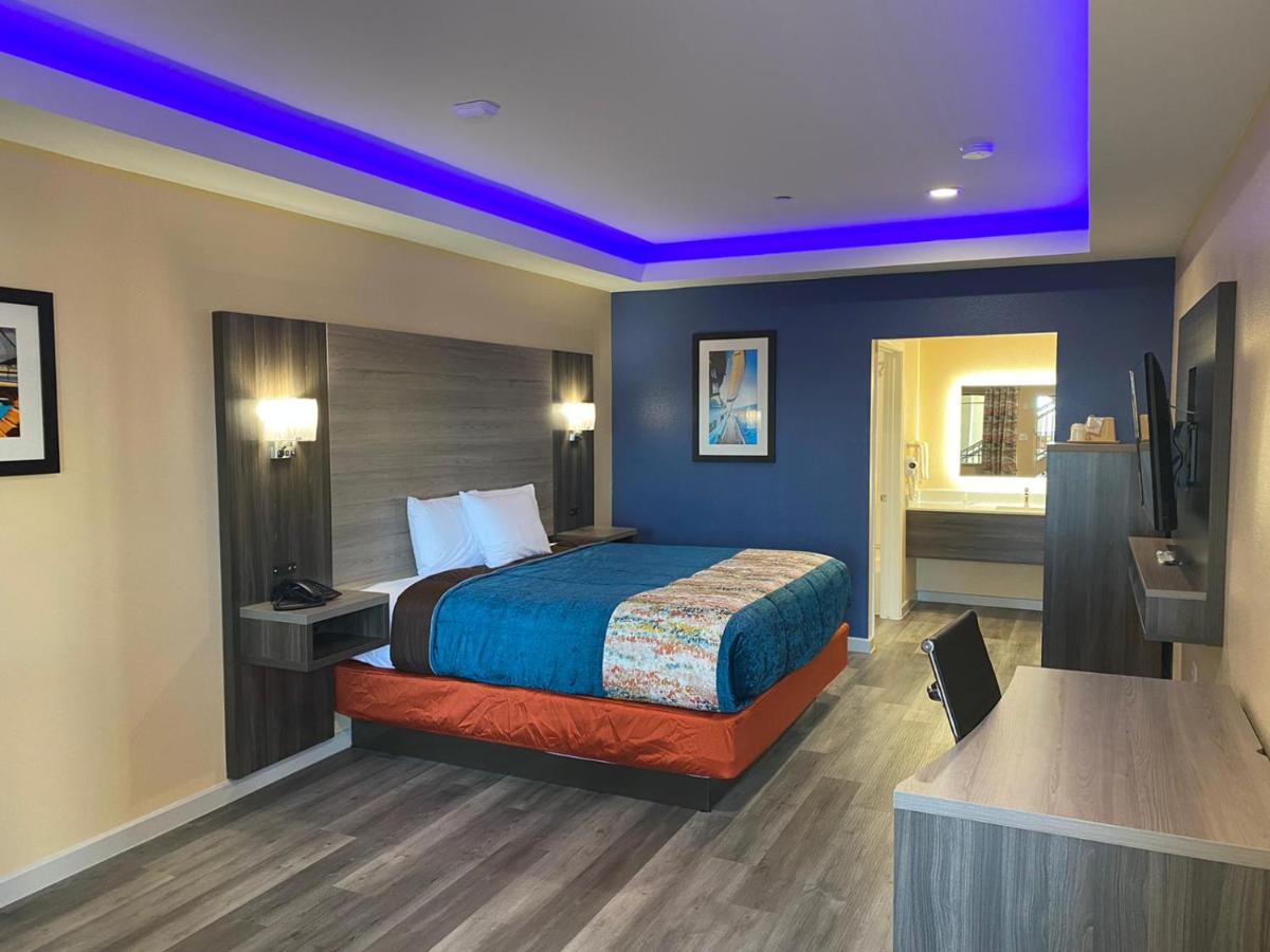 Scottish Inn & Suites Houston Willowbrook - main image