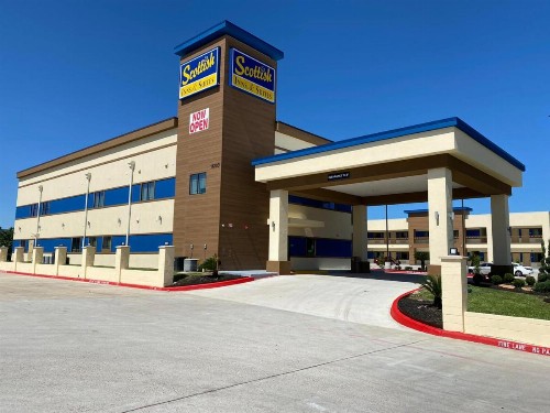 Scottish Inn & Suites Houston Willowbrook - image 5