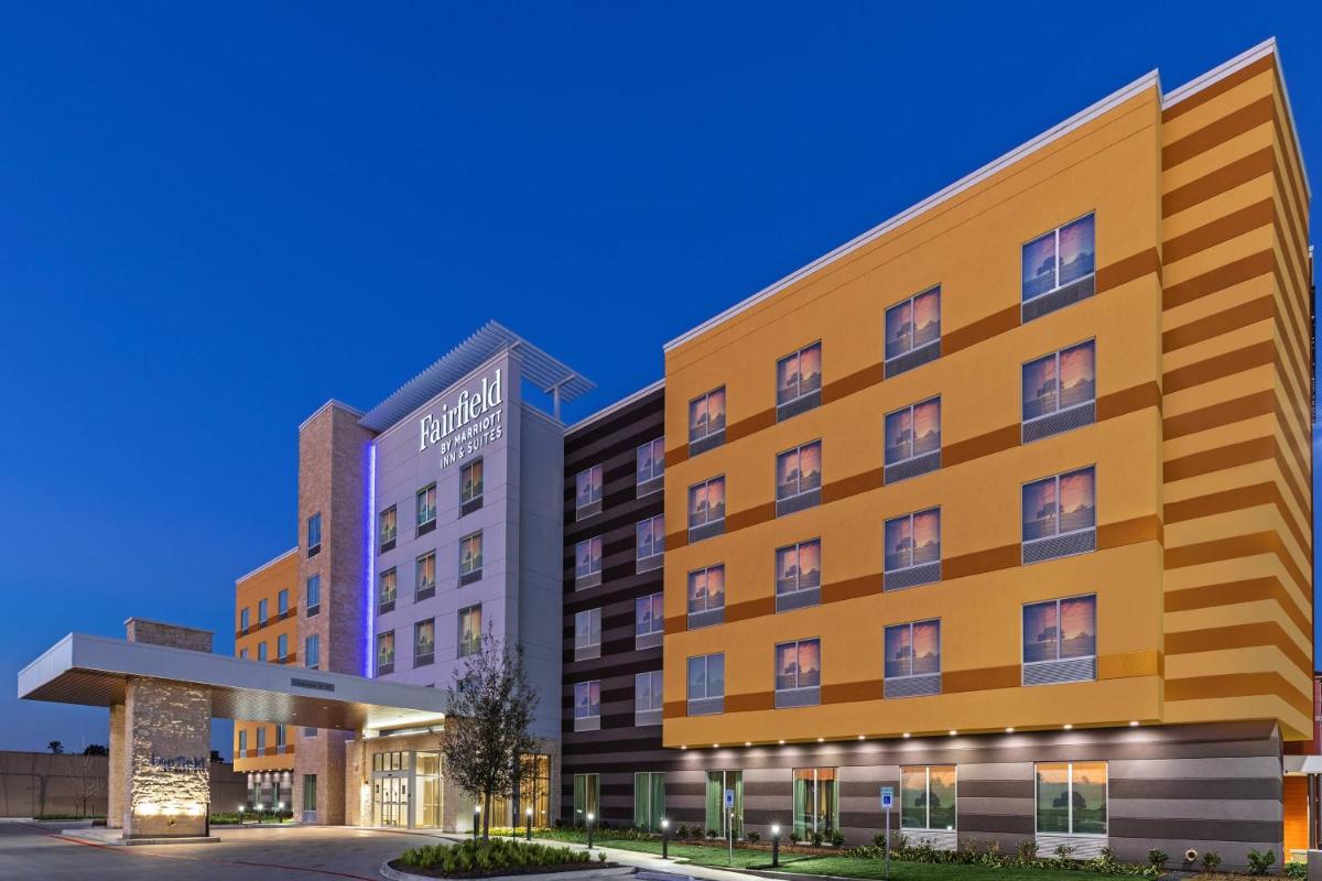 Fairfield Inn & Suites Houston Memorial City Area - main image
