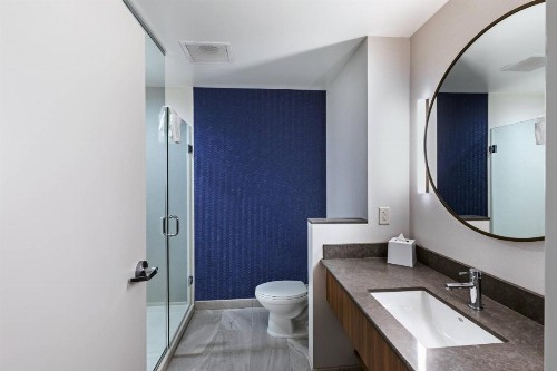 Fairfield Inn & Suites Houston Memorial City Area - image 10