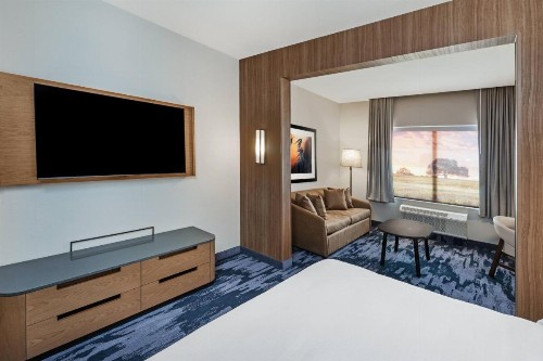 Fairfield Inn & Suites Houston Memorial City Area - image 16