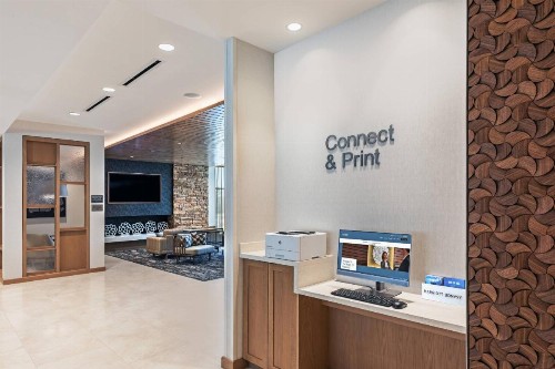 Fairfield Inn & Suites Houston Memorial City Area - image 18