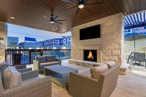 Fairfield Inn & Suites Houston Memorial City Area - image 19