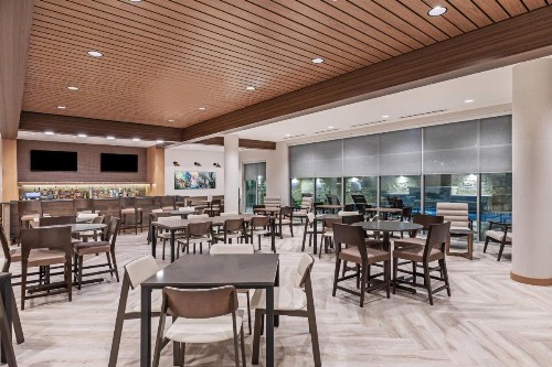 Fairfield Inn & Suites Houston Memorial City Area - image 25