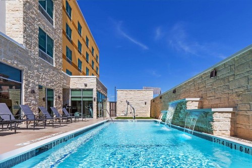Fairfield Inn & Suites Houston Memorial City Area - image 28