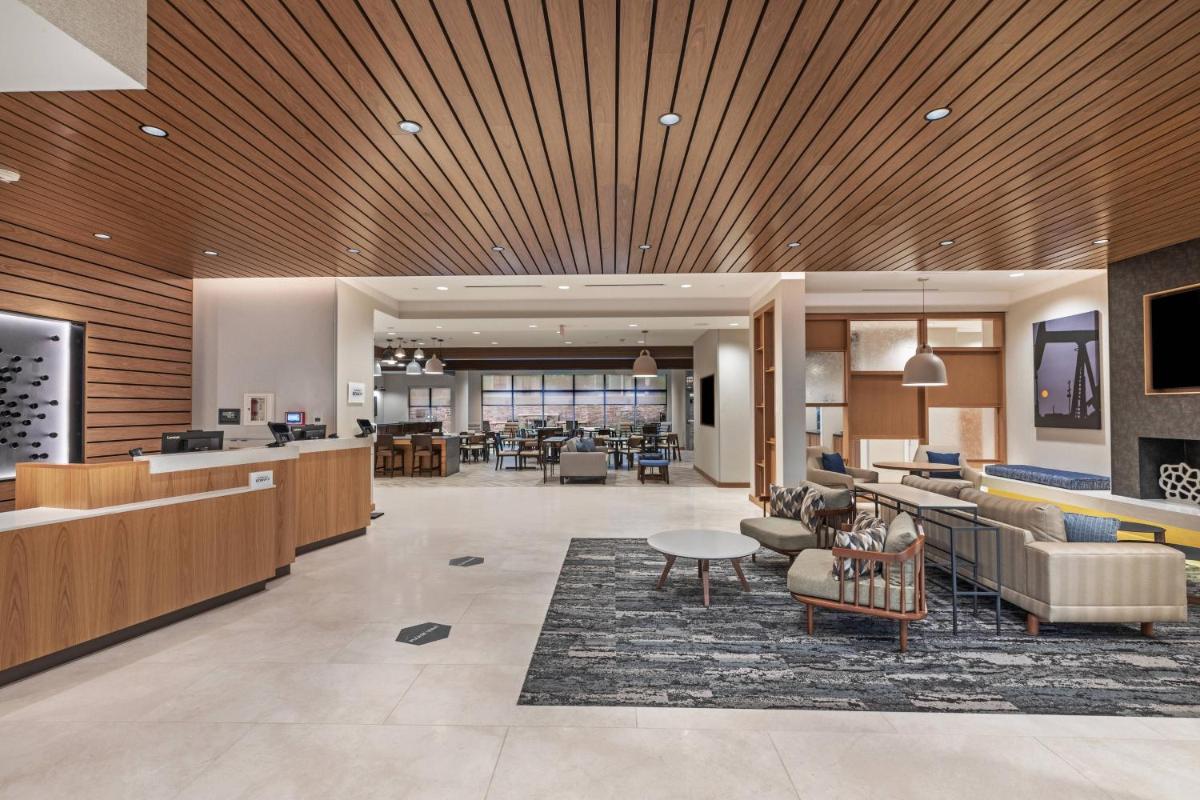 Fairfield Inn & Suites Houston Memorial City Area - image 3