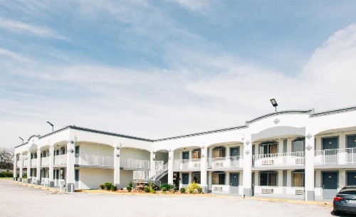 Palace Inn North - image 9