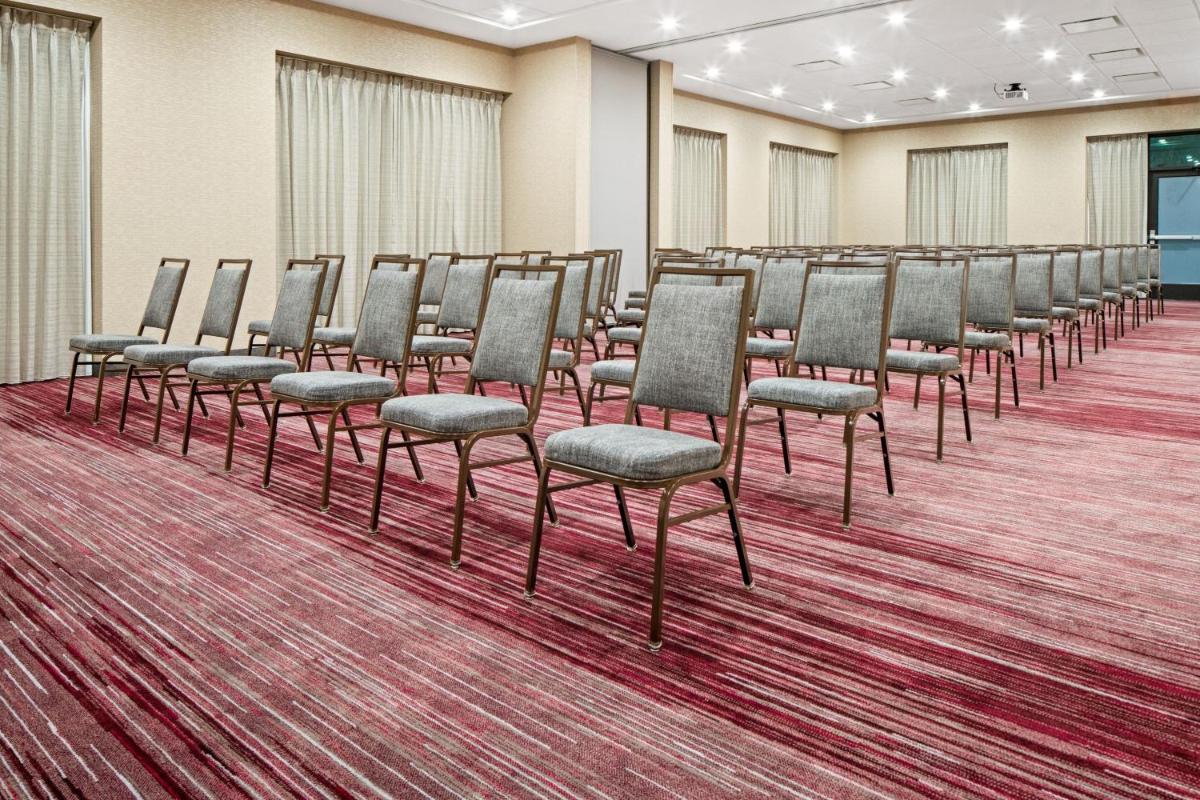 Courtyard by Marriott Houston Northeast - image 3