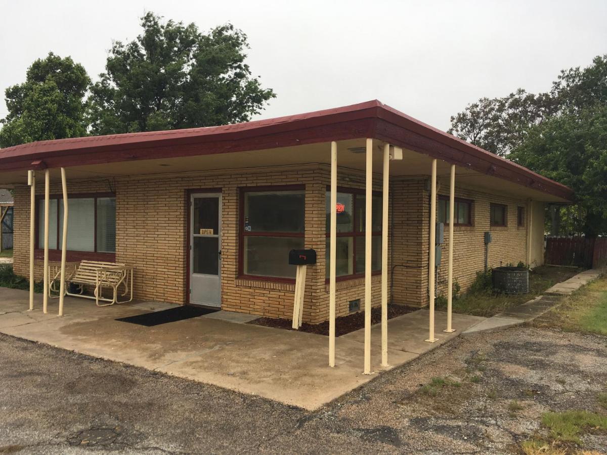 Hagman Motel - image 5