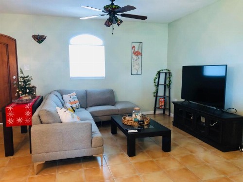 Mariposa Beach House - image 16
