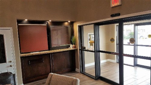 Red Roof Inn & Suites Houston – Humble/IAH Airport - image 13