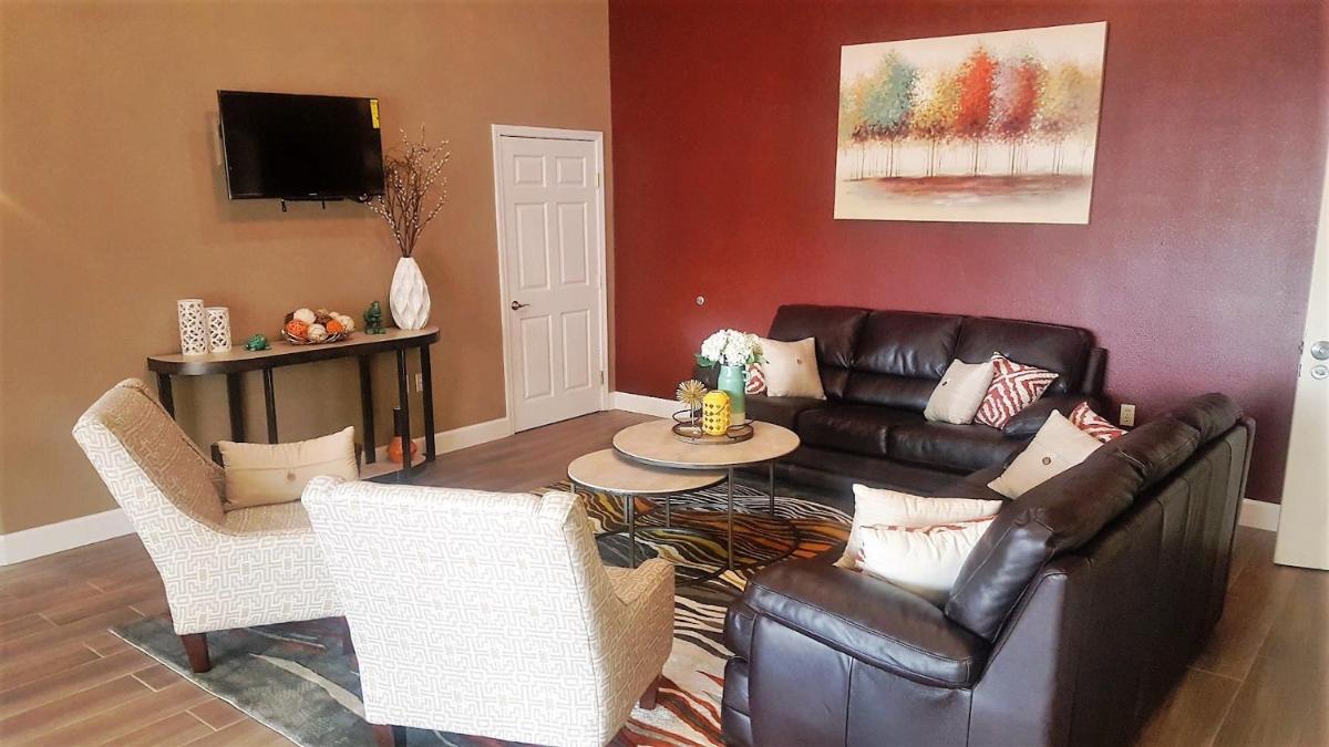Red Roof Inn & Suites Houston – Humble/IAH Airport - image 4