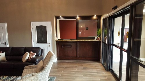 Red Roof Inn & Suites Houston – Humble/IAH Airport - image 5